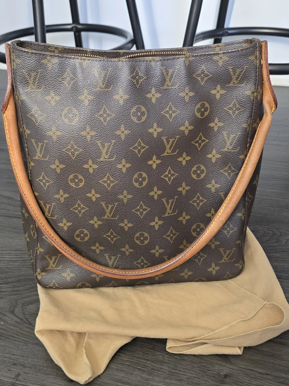 Louis Vuitton Vintage Looping GM Shoulder Bag - Picture 2 of 16